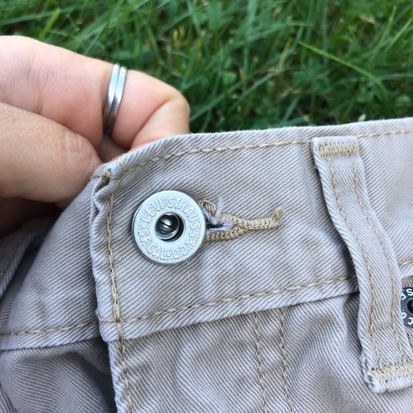 Beige Levi’s - Picture 4 of 5